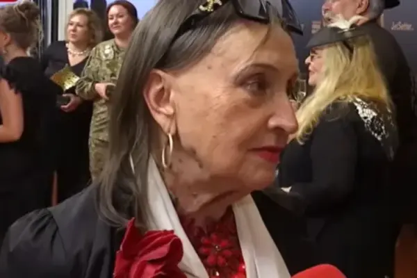 Лариса Кадочникова дала коментар про роль Ади Роговцевої у стрічці «Ну мам»