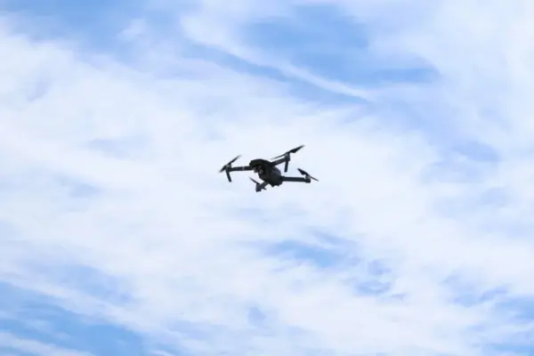 Тактика ЗСУ: FPV-дрони на повітряних кулях зі Starlink Mini б’ють по трасі до Мелітополя