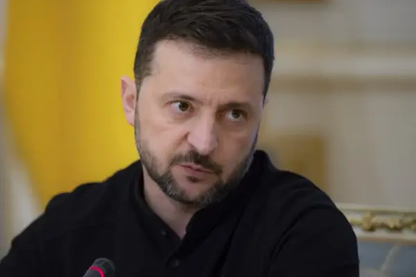 Зеленський оголосив у CBS News про дві спроби атаки дронами на його літак