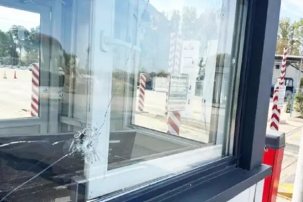 КПП «Паланка» призупинив роботу: Молдова підтвердила влучання снаряда в автобус